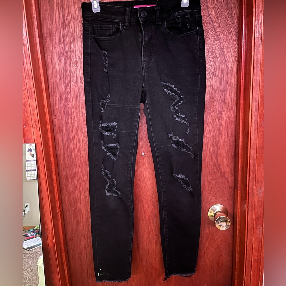 Black ripped skinny jeans🖤